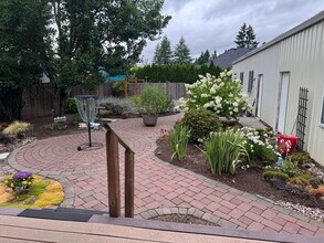 435 NW Forest St in Hillsboro, OR - Building Photo - Building Photo