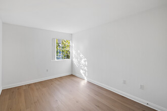 Nantucket Creek Apartments in Chatsworth, CA - Building Photo - Interior Photo