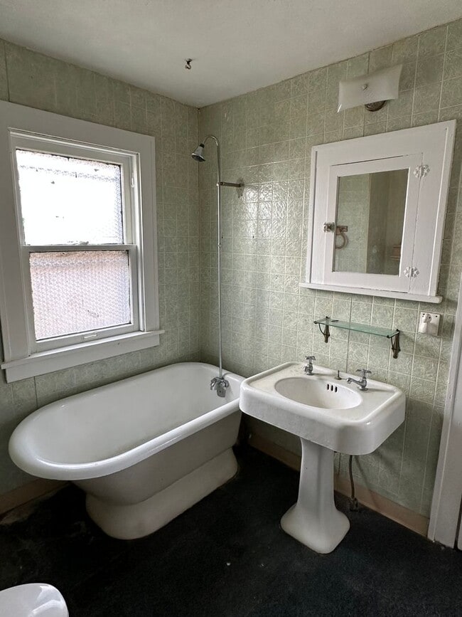 14505 Darwin Ave in Cleveland, OH - Building Photo - Building Photo