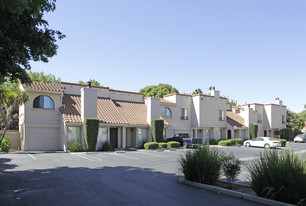 Las Casitas Apartments