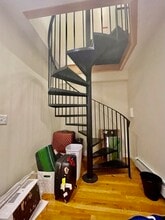 21 Euston St, Unit 3 in Brookline, MA - Foto de edificio - Building Photo