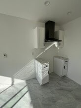 5149 Arlington Ave in Los Angeles, CA - Foto de edificio - Building Photo