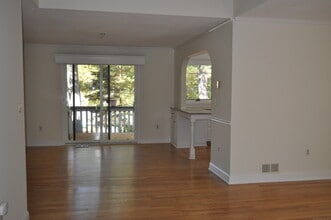 59 Byron Dr in Avon, CT - Building Photo - Building Photo