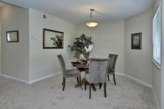 606 Arcadia Terrace in Sunnyvale, CA - Building Photo - Building Photo