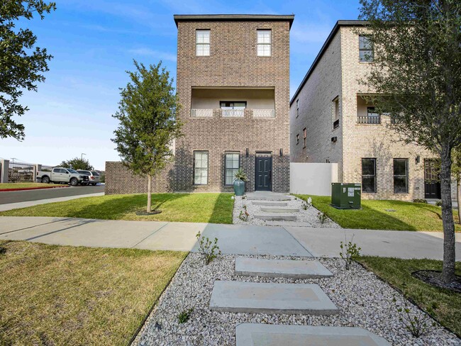 property at 210 Veracruz Dr