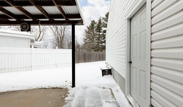 324 Butterfield Ave in Watertown, NY - Building Photo - Building Photo