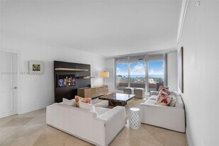 785 Crandon Blvd in Key Biscayne, FL - Building Photo