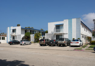 The Grand Apartments Pacific Beach in San Diego, CA - Building Photo - Building Photo