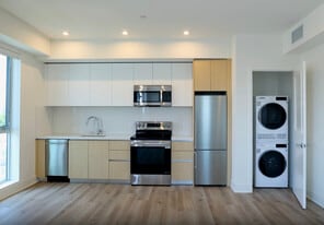 The Hummingbird LA - Brand New in Los Angeles, CA - Building Photo