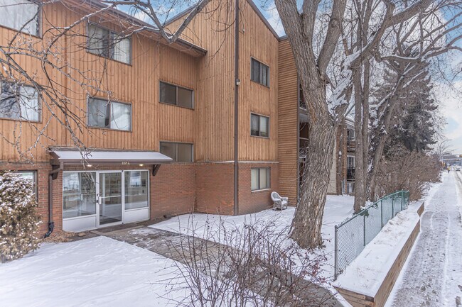 8814 95 Av NW in Edmonton, AB - Building Photo - Primary Photo