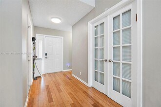4945 SW 34th Terrace in Hollywood, FL - Building Photo - Building Photo