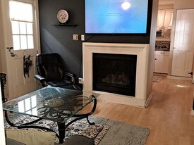 313 1/2 5th St in Huntington Beach, CA - Building Photo