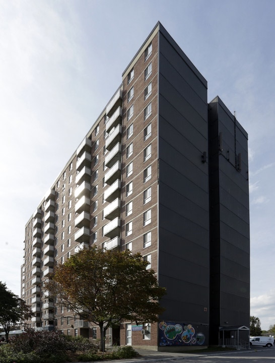 Britannia Heights in Ottawa, ON - Building Photo