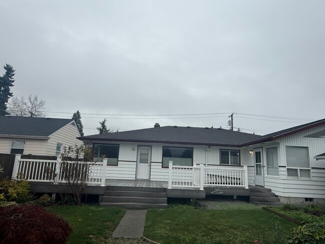 1514 E Broadway in Mount Vernon, WA - Building Photo - Building Photo