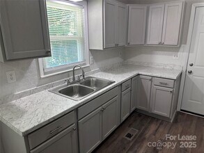 911 Bannister Pl in Charlotte, NC - Building Photo - Building Photo