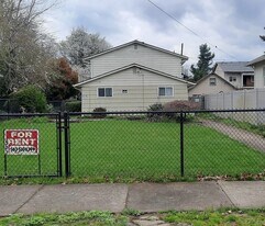 772 Cottage St NE in Salem, OR - Building Photo