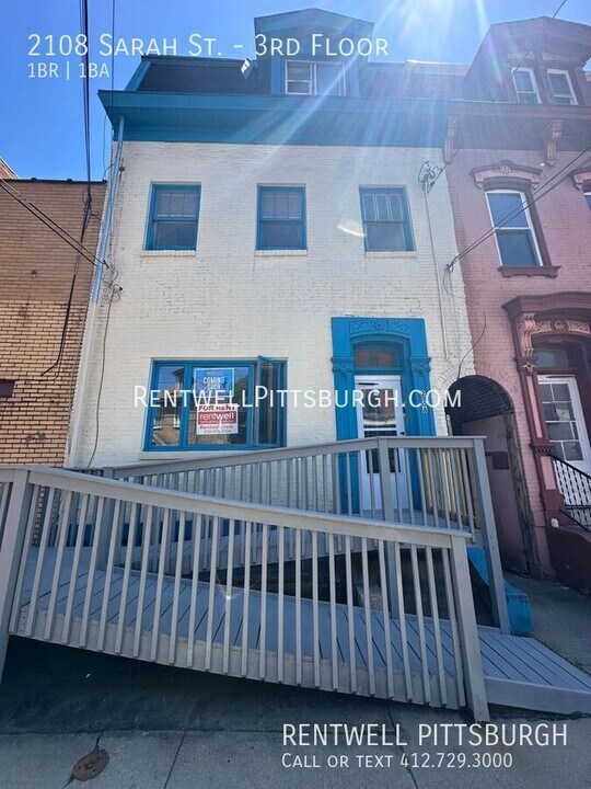 2108 Sarah St in Pittsburgh, PA - Building Photo