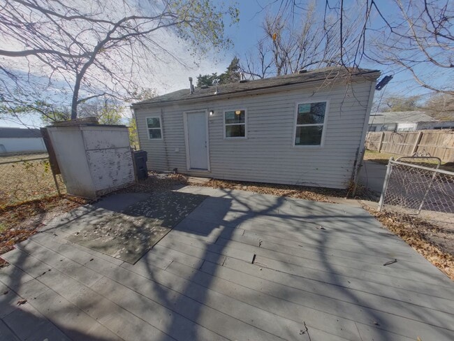 property at 2312 S Topeka St