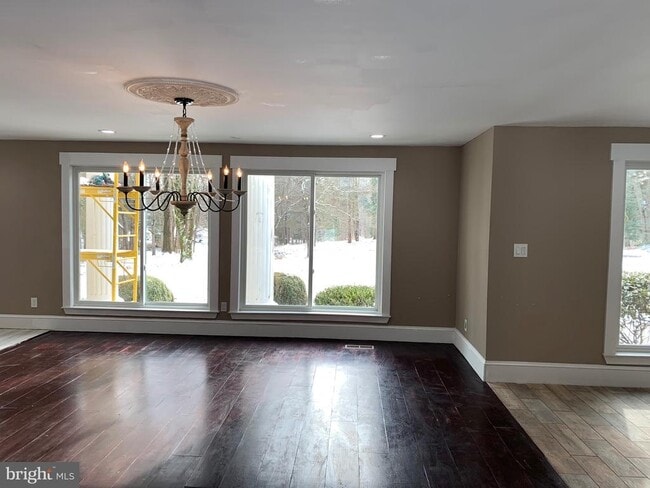 204 Donmore Dr in Great Falls, VA - Building Photo - Building Photo