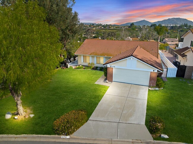 30769 Sky Terrace Dr in Temecula, CA - Foto de edificio - Building Photo