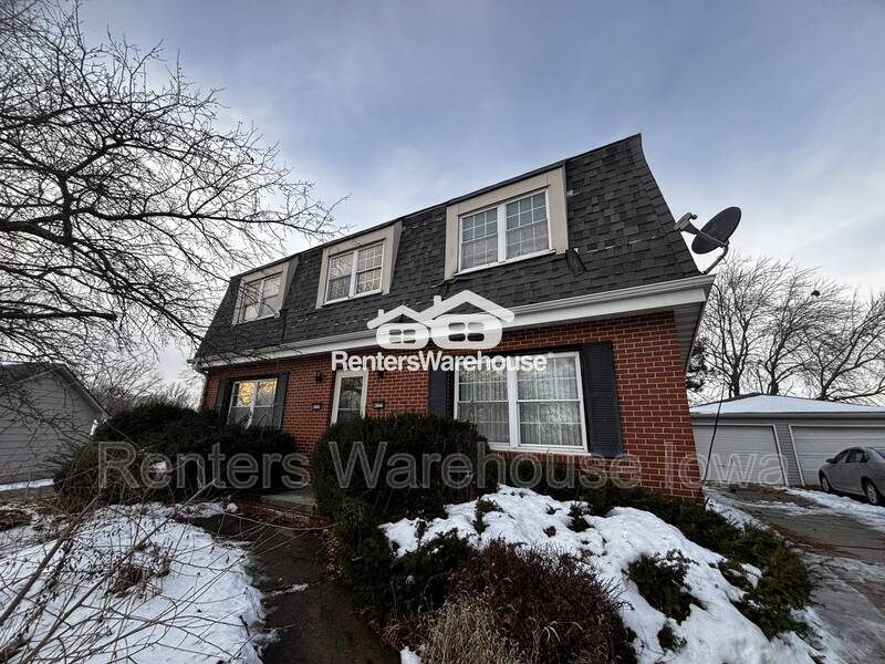 4122 77th St Cir in Urbandale, IA - Foto de edificio