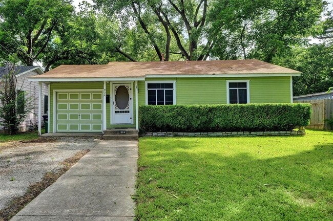 property at 904 E 55th 1/2 St