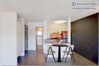 3883 Ingraham St in San Diego, CA - Building Photo - Building Photo