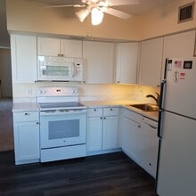 2467 Finlandia Ln, Unit 57 in Clearwater, FL - Building Photo - Building Photo