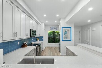 310 La Peninsula Blvd in Naples, FL - Building Photo - Building Photo