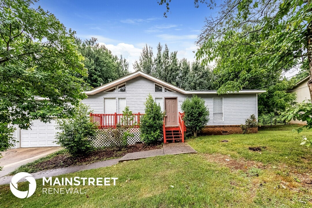 1822 Valley Run Cir in Birmingham, AL - Building Photo