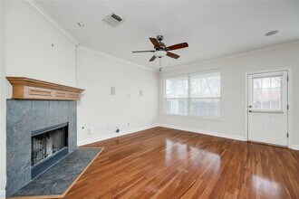 1817 Village Oak Ct in Austin, TX - Building Photo - Building Photo