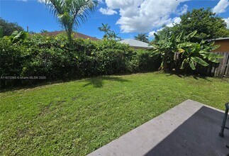 208 SW 15th Pl in Homestead, FL - Building Photo - Building Photo
