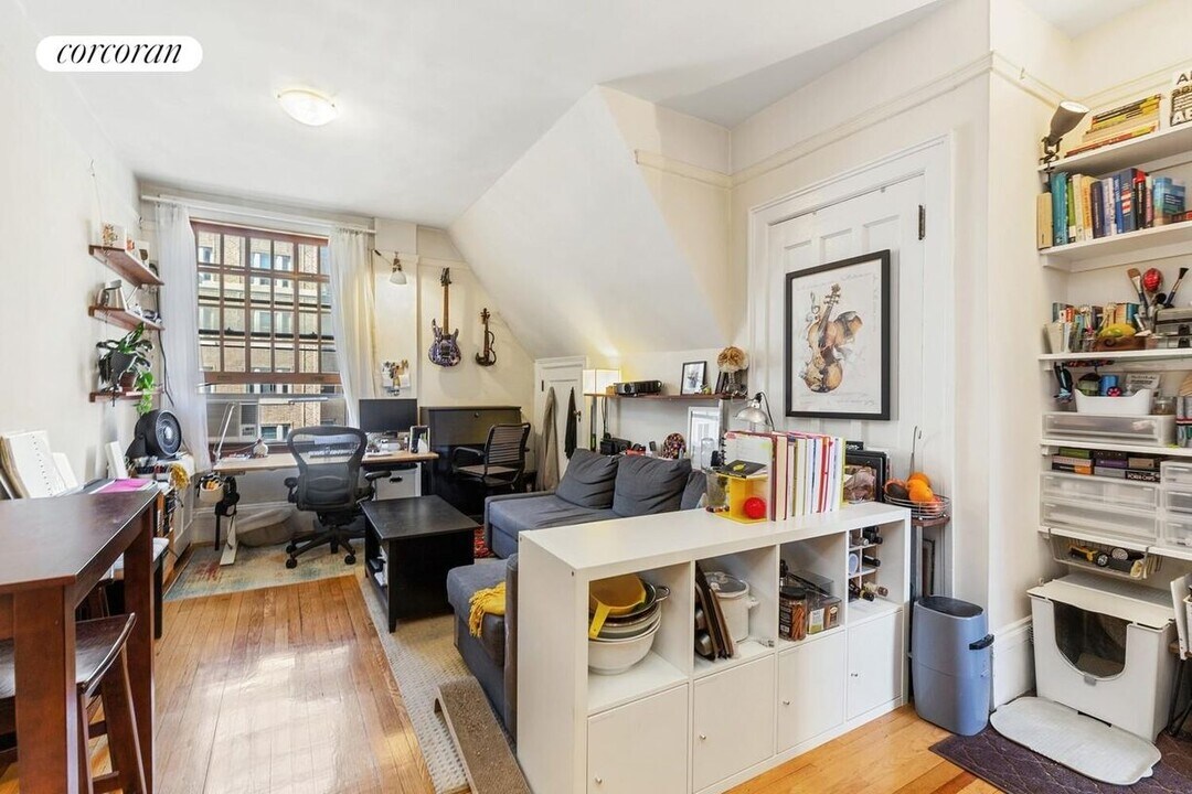 527 W 110th St in New York, NY - Foto de edificio