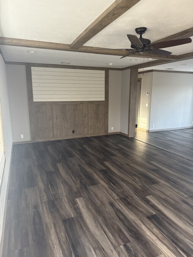 260 Co Rd 1220 in Grand Saline, TX - Building Photo - Building Photo