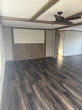 260 Co Rd 1220 in Grand Saline, TX - Foto de edificio - Building Photo