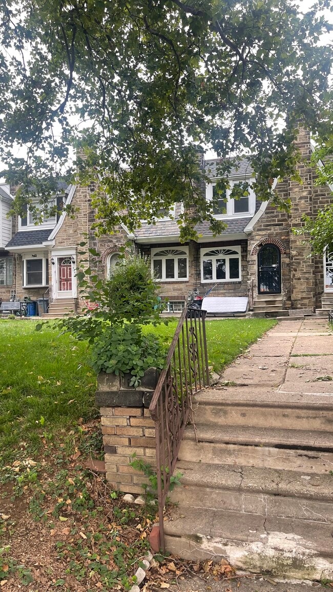 4551 Cottman Ave in Philadelphia, PA - Building Photo - Building Photo