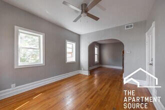 2655 W Homer St, Unit 2R in Chicago, IL - Building Photo - Building Photo