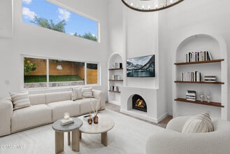 264 Beech Rd in Thousand Oaks, CA - Building Photo - Building Photo
