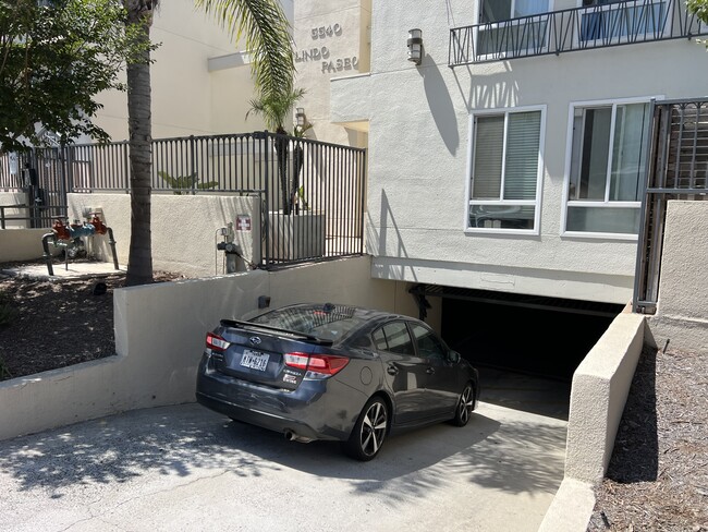 5540 Lindo Paseo, Unit Campus Walk Condos in San Diego, CA - Foto de edificio - Building Photo