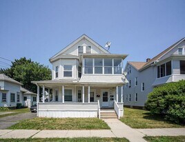 104-106 Madison St in Chicopee, MA - Building Photo