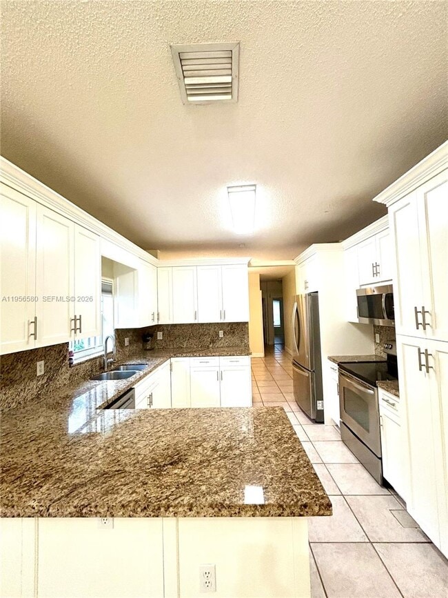 21523 SW 90th Ave in Cutler Bay, FL - Building Photo - Building Photo