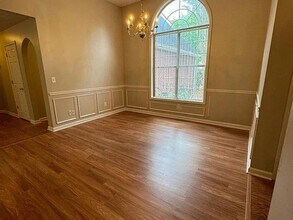985 Georgian Hills Dr in Lawrenceville, GA - Building Photo - Building Photo