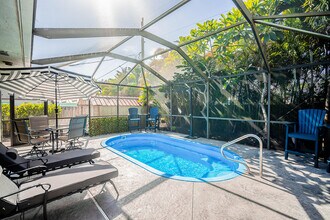 5512 SE Nassau Terrace in Stuart, FL - Building Photo - Building Photo