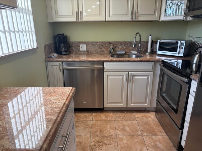 154 Preston Way in Boca Raton, FL - Building Photo - Building Photo