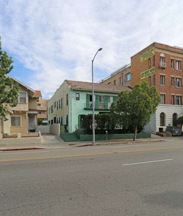 2941 W 8th St in Los Angeles, CA - Building Photo