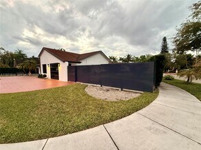 13253 SW 96th Terrace in Miami, FL - Building Photo - Building Photo