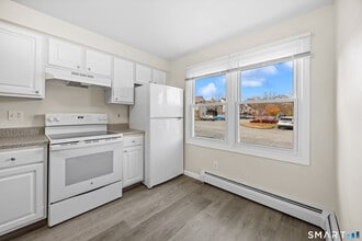 145 Harbor Pond Dr in Meriden, CT - Building Photo - Building Photo