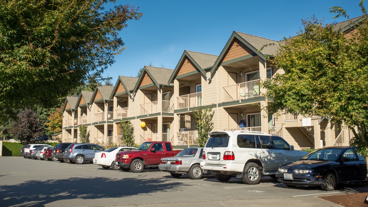 Chelsea Court Apartments in Kenmore, WA - Foto de edificio
