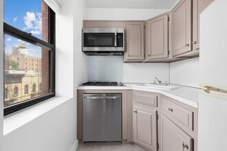 186 W 80th St in New York, NY - Building Photo - Building Photo