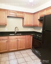 8810 S Cottage Grove Ave-Unit -1C in Chicago, IL - Foto de edificio - Building Photo